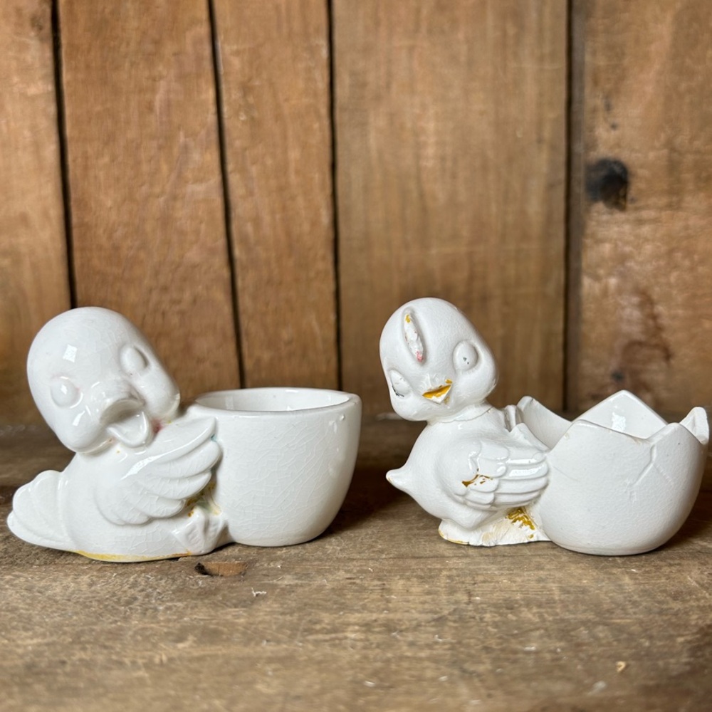 Pair of Charming Vintage Ceramic Eggcups
